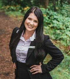 Makyla Hiemstra – Licensed Funeral Director