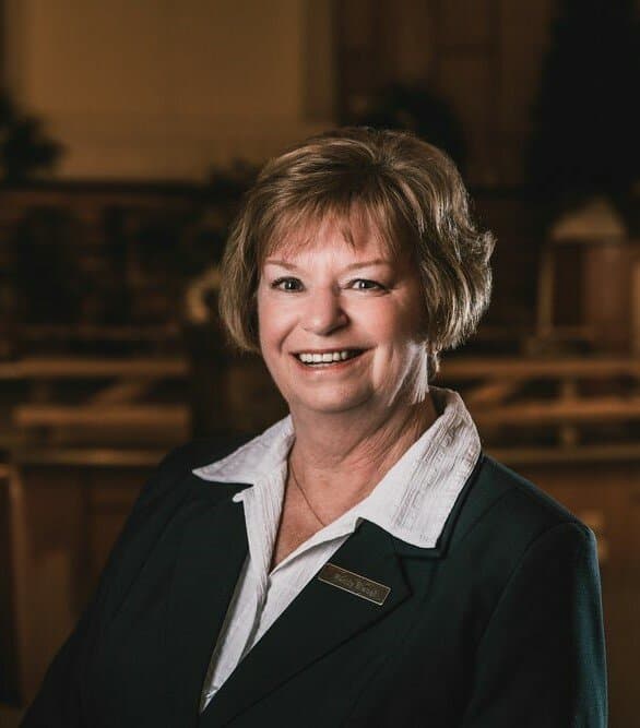 Wendy Blauel – Funeral Attendant
